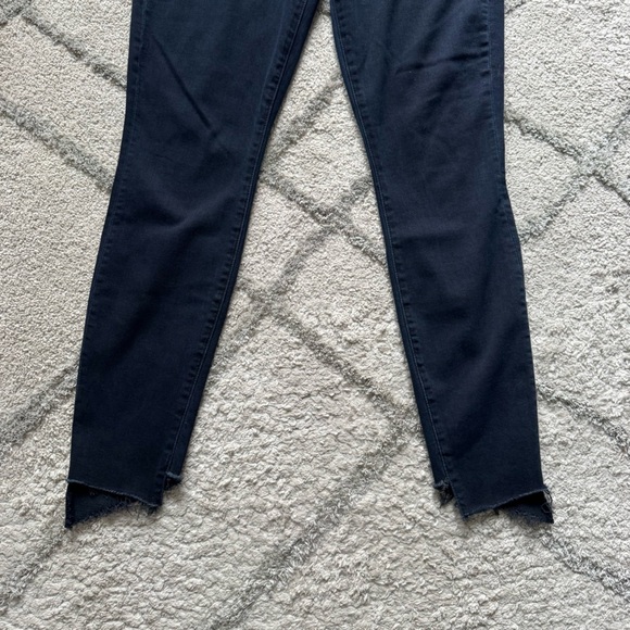 MOTHER jeans The Stunner Zip Two Step Fray In Holding Hands ankle dark wash 29 - Picture 10 of 15